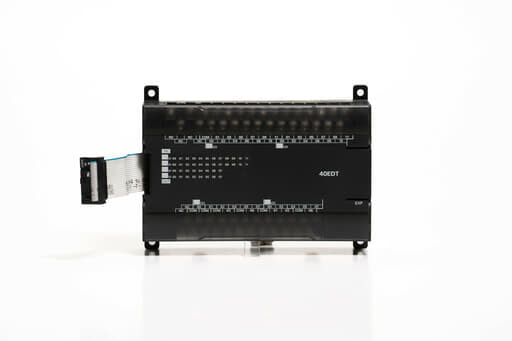 オムロン 入出力ユニット CP1W-40EDT (07年製)
