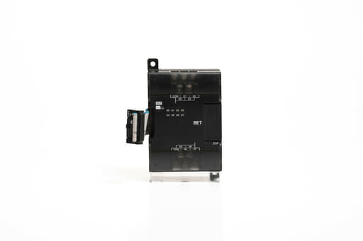 オムロン 出力ユニット CP1W-8ET (08年製)