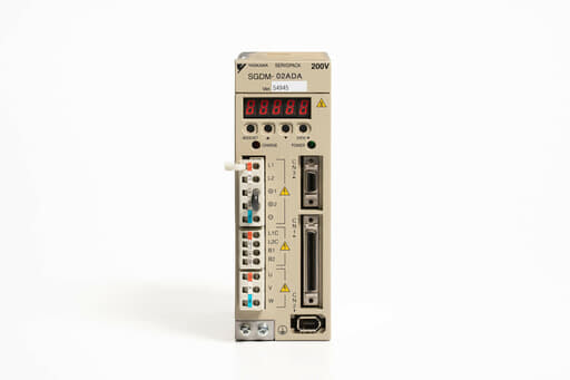 安川電機 ACサーボパック SGDM-02ADA (ソフトVer0045・割れ)