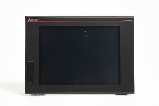 三菱 グラフィックオペレーションターミナル GT2710-VTBA (13年製・画面にキズ・GT15-QBUS付属)