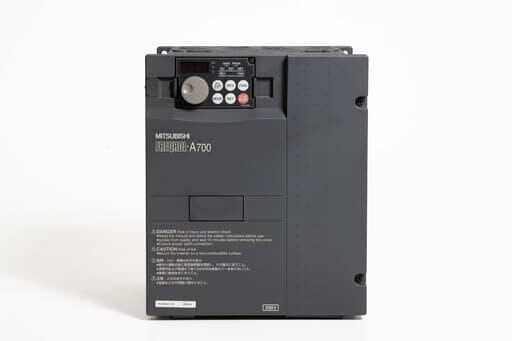 三菱 インバータ FR-A720-5.5K (通電時間6373h)