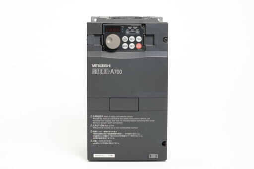 三菱 インバータ FR-A720-2.2K (通電時間16h)