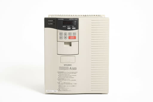 三菱 インバータ FR-A520-7.5K (通電時間100h未満)
