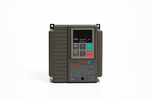 富士電機 インバータ FVR1.5E9S-2 (97年製)
