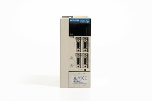 三菱 サーボアンプ MR-J2S-100A (電源ON累積時間1h未満)