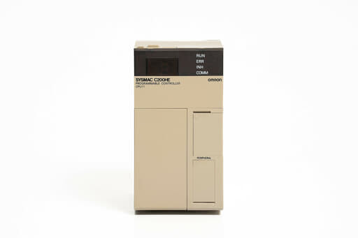 オムロン CPUユニット C200HE-CPU11 (02年製・欠け)