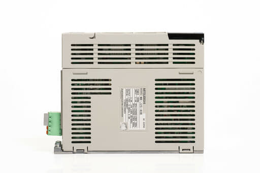 三菱 サーボアンプ MR-J2S-40B (電源ON累積時間1h未満・欠け) | 保守