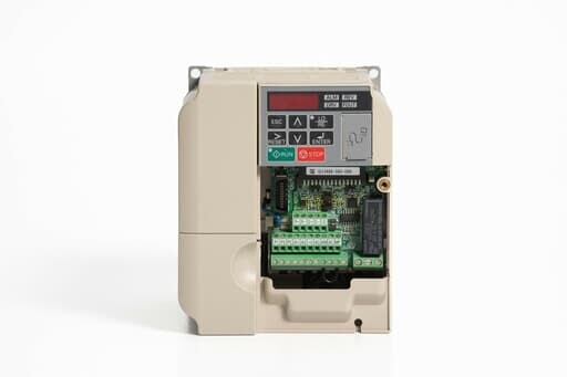 安川電機 インバータ CIMR-VA2A0012BAA (累積稼働時間62408h・ソフトVer1019・フロントカバー欠品)