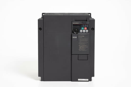 三菱 インバータ FR-E720-11K (通電時間84373h)