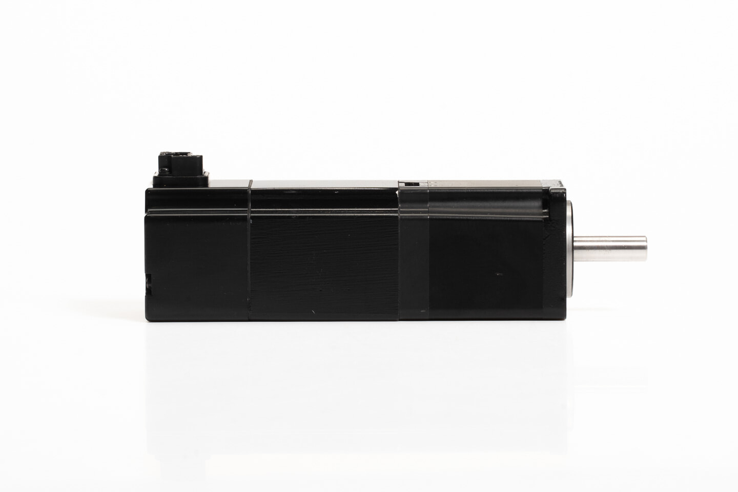 安川電機 ブレーキ付きACサーボモータ SGMJV-01ADA2C (動作音)