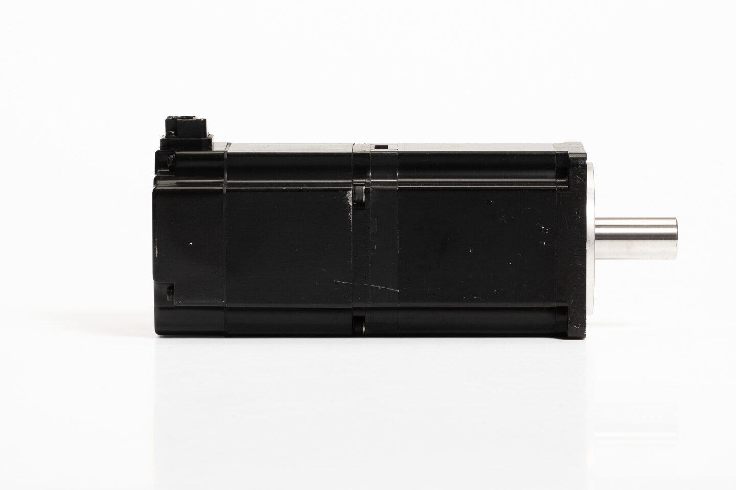 安川電機 ブレーキ付きACサーボモータ SGMJV-04ADA2C