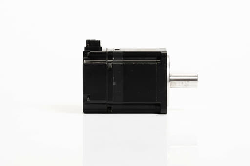 安川電機 ACサーボモータ SGMAV-02ADA21 (シャフトに多少の錆)