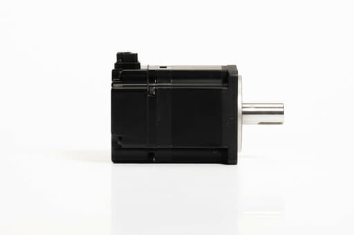 安川電機 ACサーボモータ SGMJV-02ADA61 (シャフトにキズ)