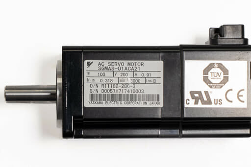 安川電機 ACサーボモータ SGMAS-01ACA21 (05年製) | 保守部品.com