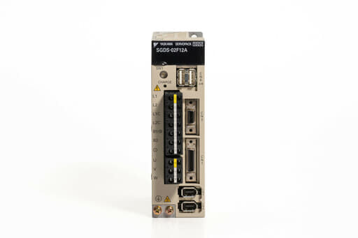 安川電機 ACサーボパック SGDS-02F12A (ソフトVer0018・04年製)