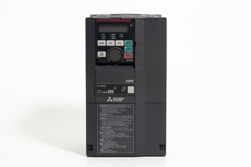 三菱 インバータ FR-A820-2.2K-1 (通電時間797h・CC-Link・ベクトル制御端子台)