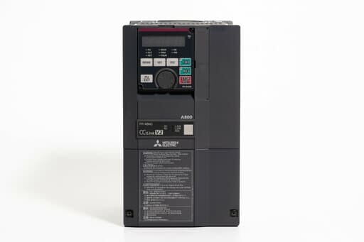 三菱 インバータ FR-A820-2.2K-1 (通電時間29080h・CC-Link・ベクトル制御端子台)