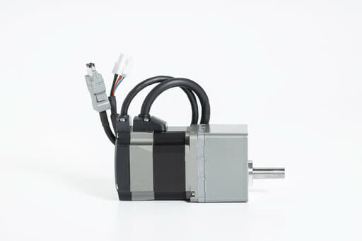 オリエンタルモーター ステッピングモーター AZM66AC-TS30 (20年製・平行キーなし)