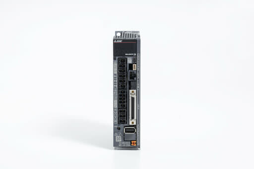 三菱 ACサーボアンプ MR-J4-20A (電源ON累積時間46412h)