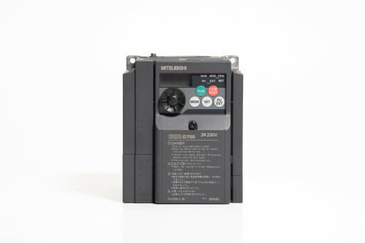 三菱 インバータ FR-D720-1.5K (通電時間68093h)