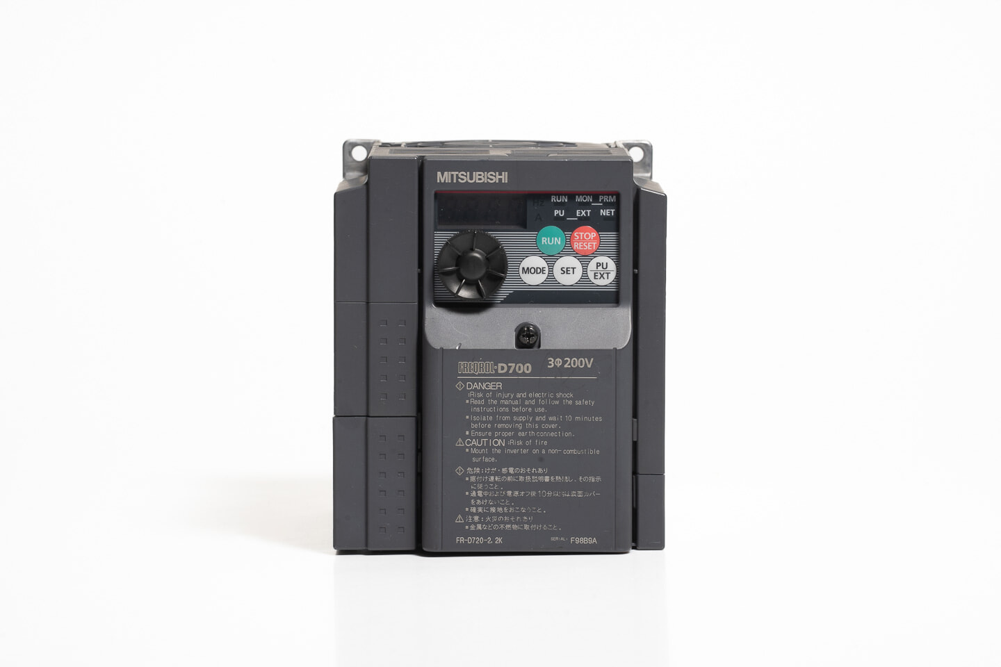 三菱 インバータ FR-D720-2.2K (通電時間3516h)