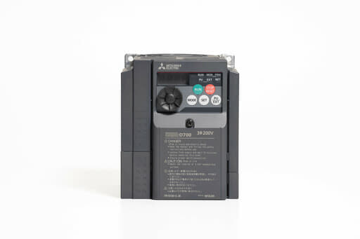 三菱 インバータ FR-D720-2.2K (通電時間1h未満)
