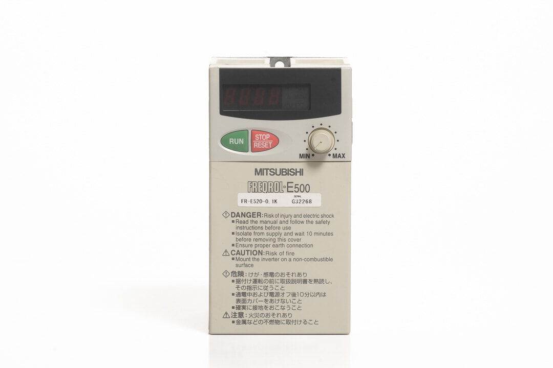 三菱 インバータ FR-E520-0.1K (通電時間25200h)