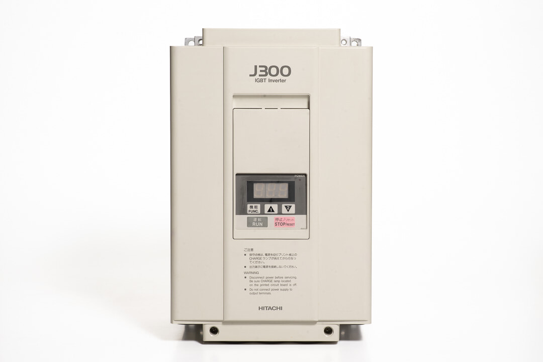 日立産機システム インバータ J300-055LF2 (94年製)