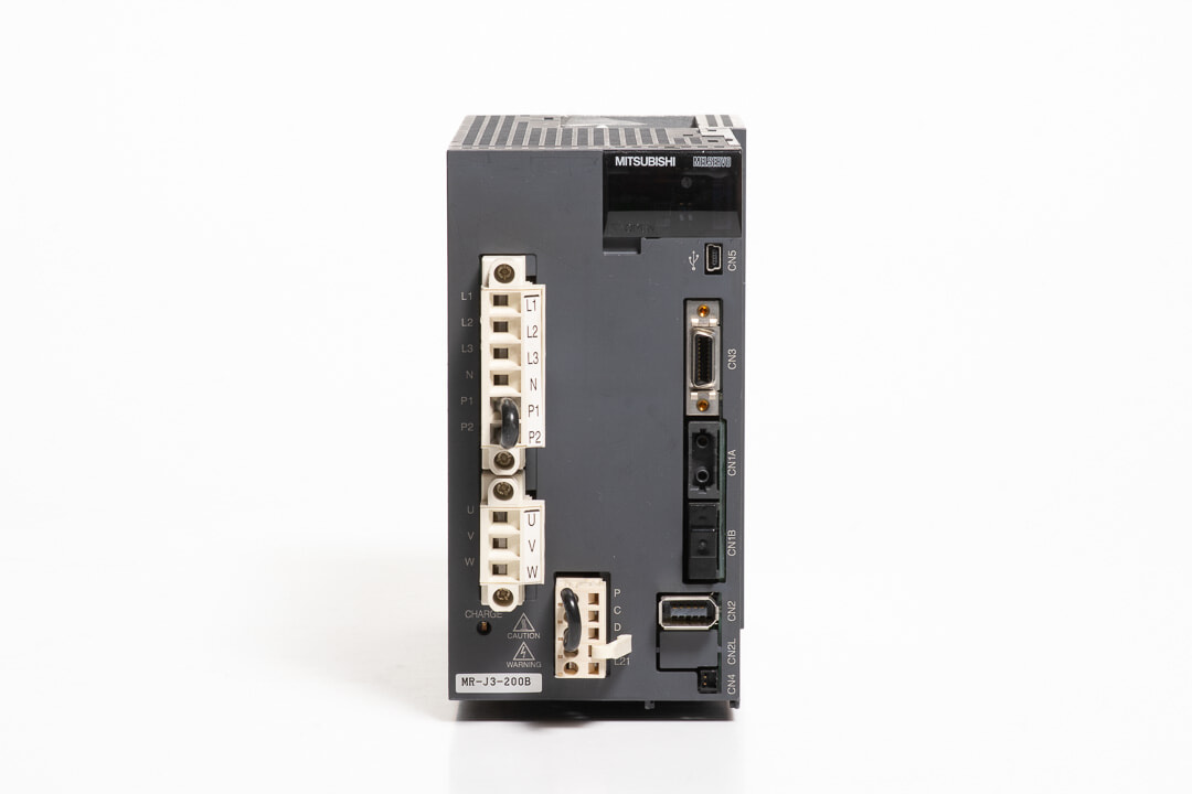三菱 ACサーボアンプ MR-J3-200B (電源ON累積時間129419h・割れ)