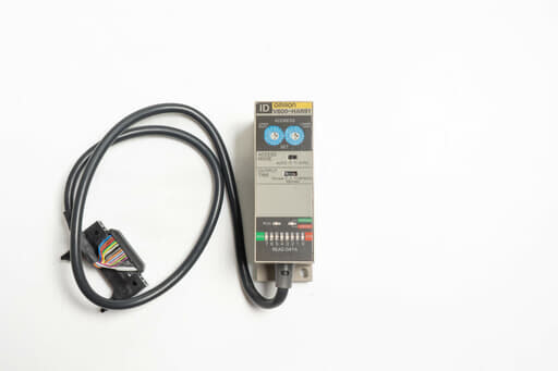 オムロン アンプ V600-HAR91 0.5M (20年製)