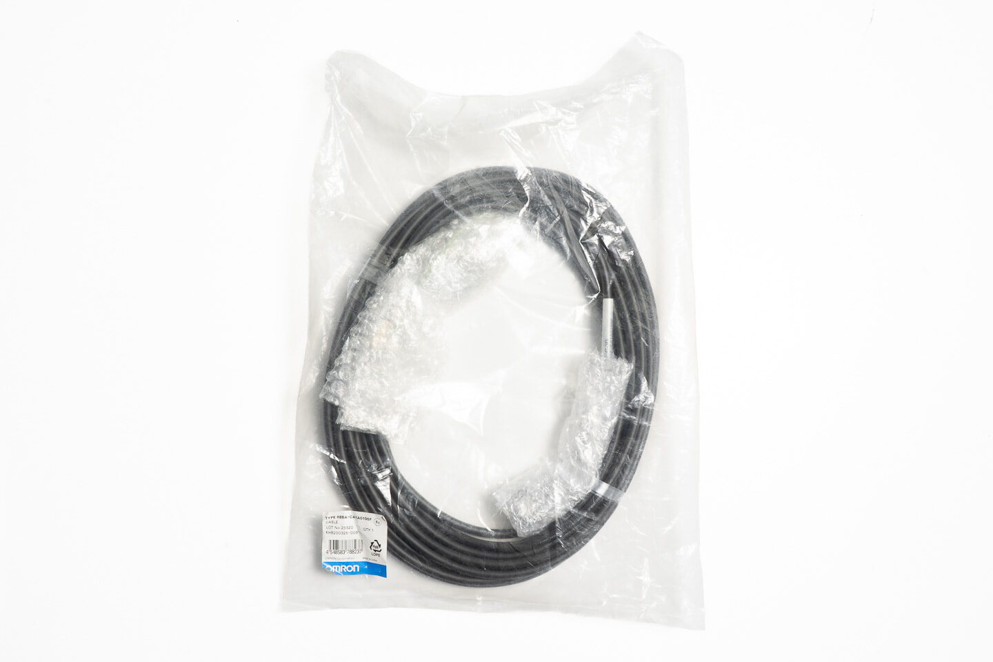 オムロン モータ動力ケーブル R88A-CA1A010SF (20年製)