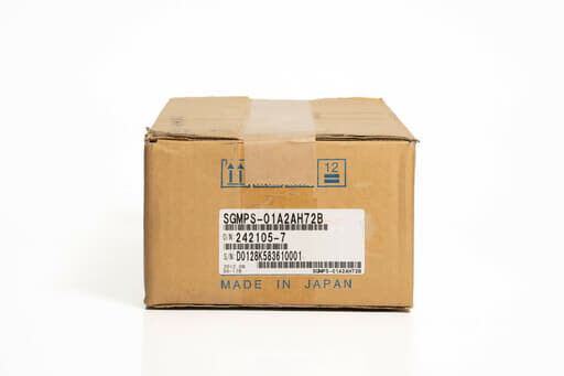 安川電機 ACサーボモータ SGMPS-01A2AH72B (12年製)