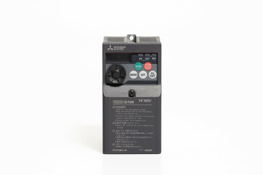 三菱 インバータ FR-D710W-0.4K (通電時間34798h)