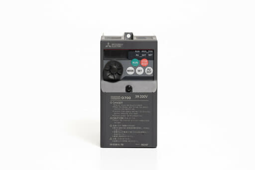 三菱 インバータ FR-D720-0.75K (通電時間5781h)