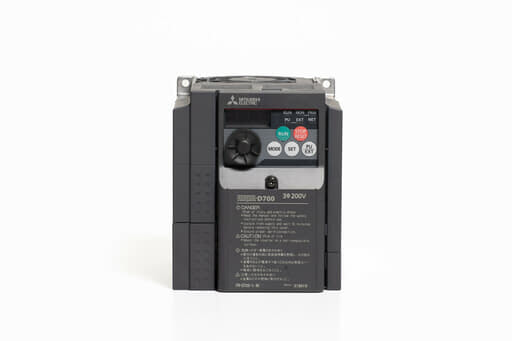 三菱 インバータ FR-D720-1.5K (通電時間27475h)