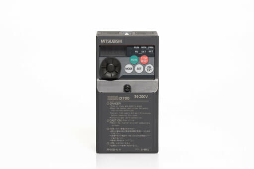 三菱 インバータ FR-D720-0.1K (通電時間149h)