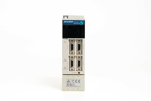 三菱 ACサーボアンプ MR-J2S-10B (電源ON累積時間24533h)