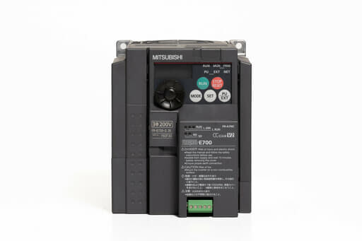 三菱 インバータ FR-E720-2.2K (通電時間86472h・FR-A7NC)