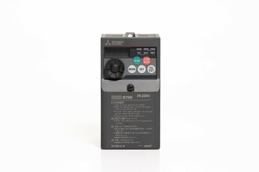 三菱 インバータ FR-D720-0.4K (通電時間51028h)