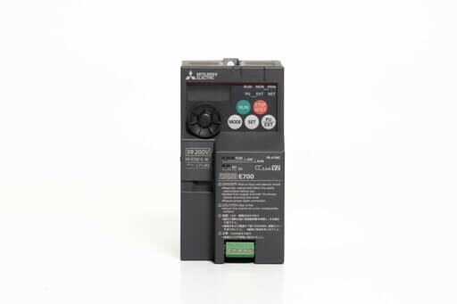 三菱 インバータ FR-E720-0.4K (通電時間49670h・FR-A7NC)