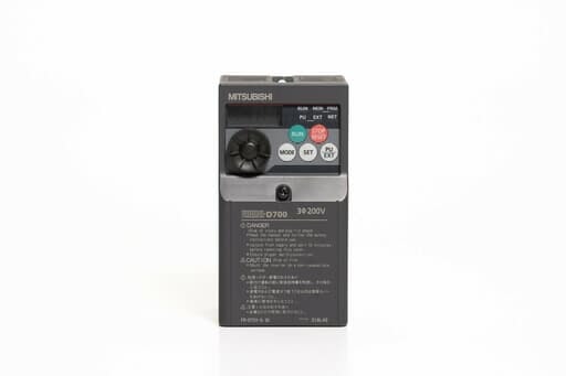 三菱 インバータ FR-D720-0.2K (通電時間148h)