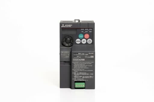 三菱 インバータ FR-E720-0.75K (通電時間49670h・FR-A7NC)