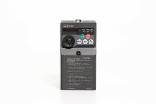 三菱 インバータ FR-D720-0.4K (通電時間5780h)