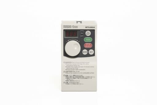 三菱 インバータ FR-S520E-0.1K (通電時間1000h未満)