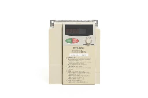 三菱 インバータ FR-E520-1.5K (通電時間400h)