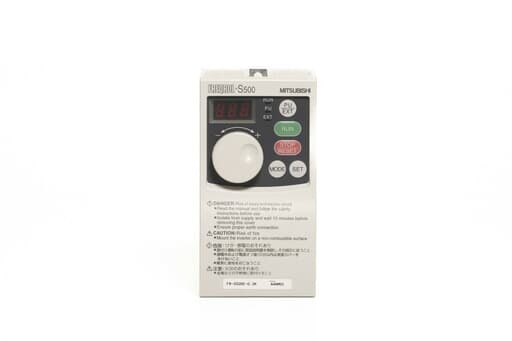 三菱 インバータ FR-S520E-0.2K (通電時間69000h)