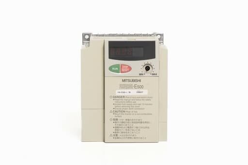三菱 インバータ FR-E520-1.5K (通電時間19300h)
