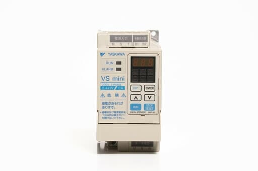 安川電機 インバータ CIMR-XCAA20P4