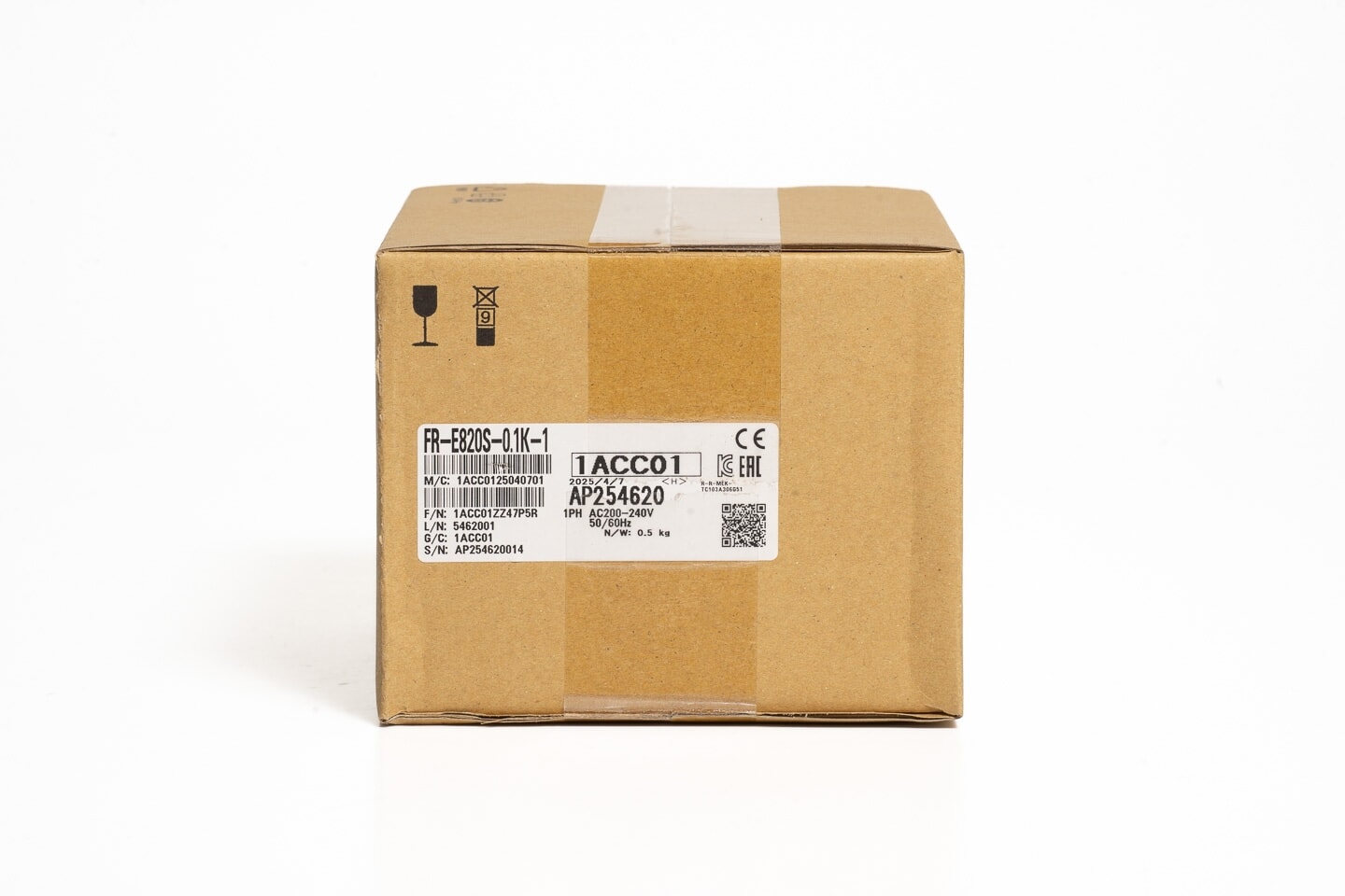 三菱 インバータ FR-E820S-0.1K-1 (25年製)