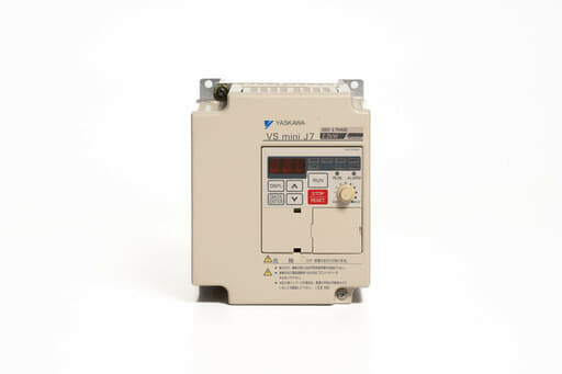 安川電機 インバータ CIMR-J7AA22P2 (ソフトVer0020)